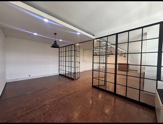 73M² OFFICE TO LET IN PARKTOWN NORTH